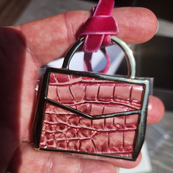 Brahmin Rene Ornament 2021 Collector's Item Sweet pea Pink Leather - Picture 5 of 5